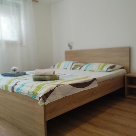 Apartman Tri Palme Gabonjin Екстериор снимка