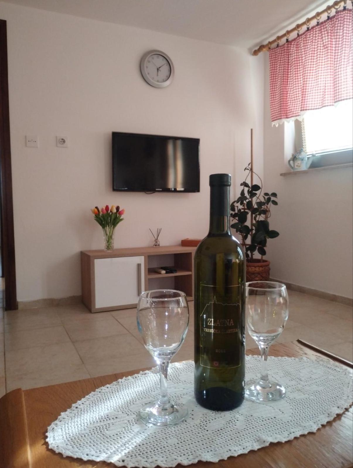 Apartman Tri Palme Gabonjin Екстериор снимка